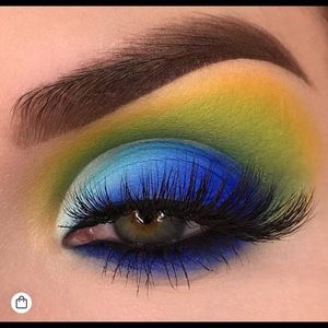 Meet your Posher, Avelina